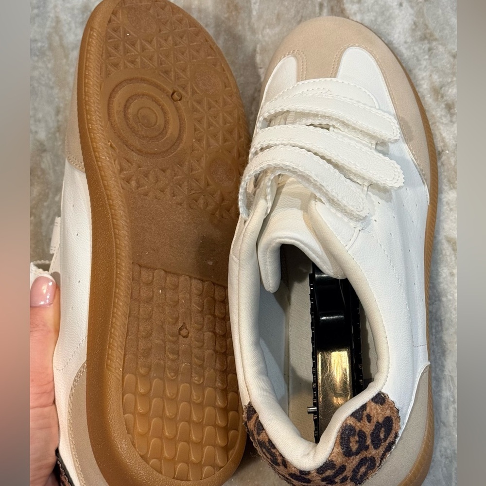 Women’s DOLCE VITA triple strap leopard sneakers- Size 8.5 - Picture 5 of 7